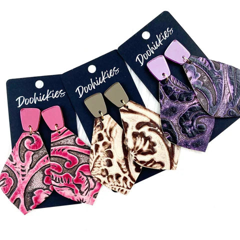 3.25" Colorful Embossed Dangles Western Earrings - Light Purple Long Trap & Purple