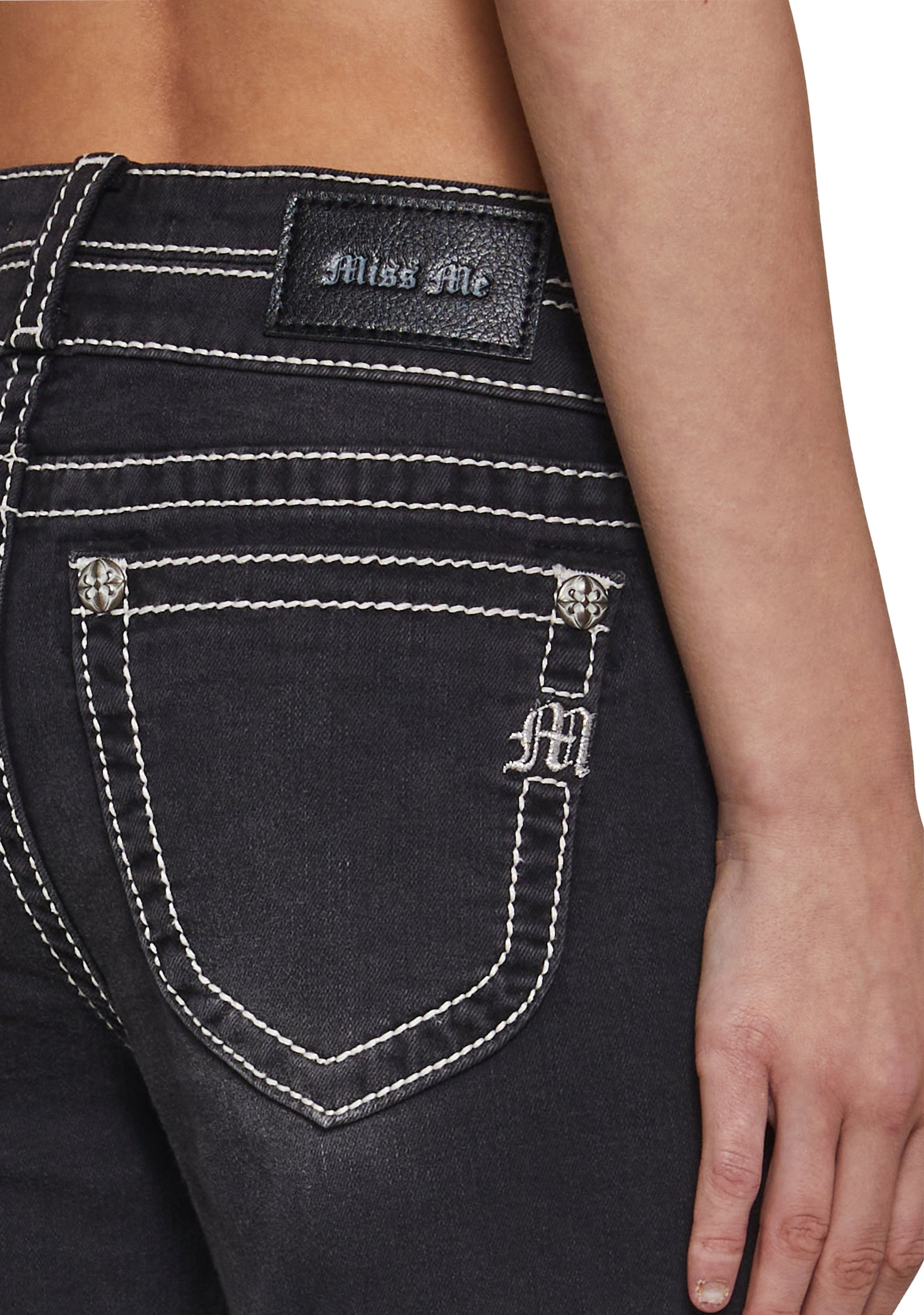 32" Mid Rise Boot Jeans